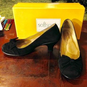 Softspots black suede pumps 8 wide